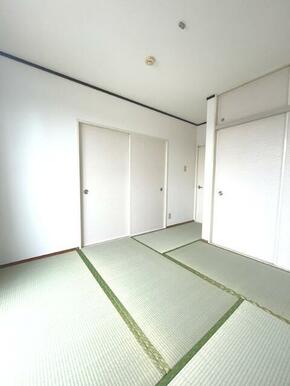 洋室と和室の間に引き戸有り