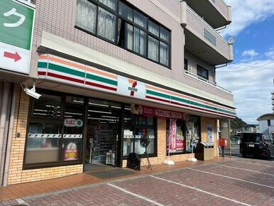 セブンイレブン八木店