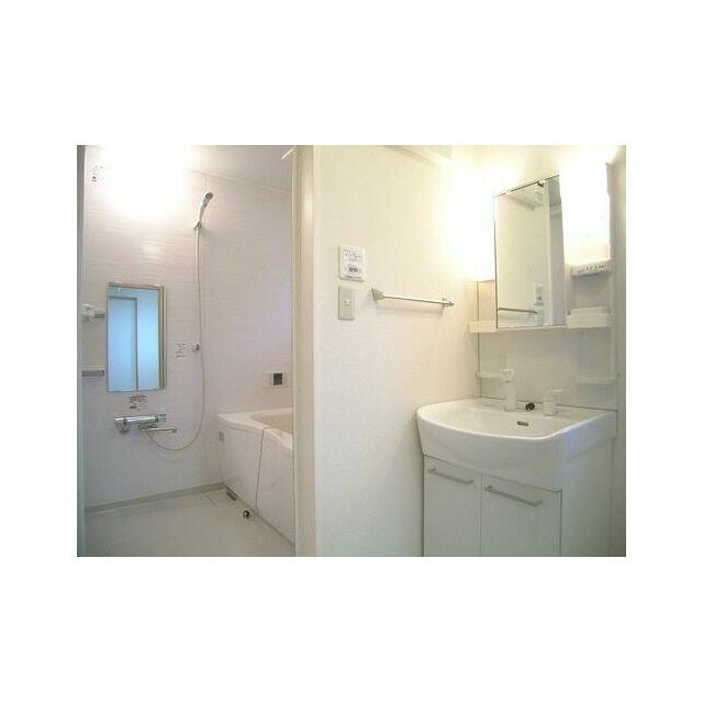 脱衣・洗面所～浴室。