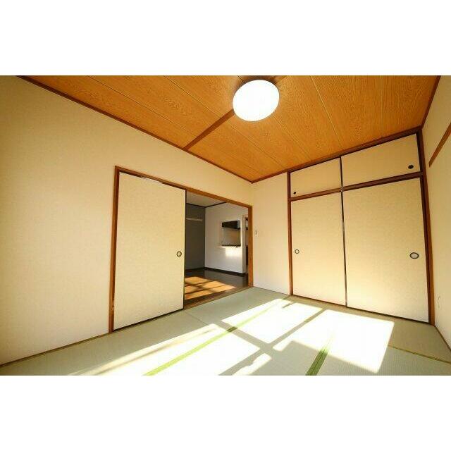 落ち着いた雰囲気の和室付きです