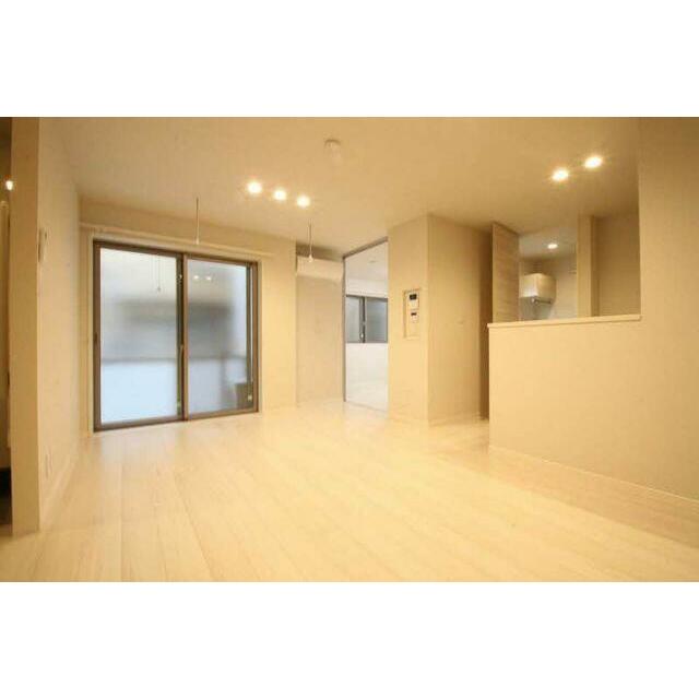 【ＬＤＫ】１３．０帖のリビングダイニングとなっております。