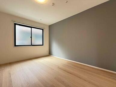 流行のアクセントクロスでおしゃれなお部屋を楽しみませんか？