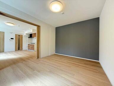 おしゃれなアクセントクロス仕様☆キレイな室内を演出！！