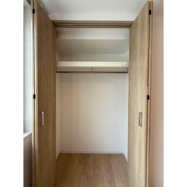 衣類や小物整理がラクラク♪高さのあるクローゼット！