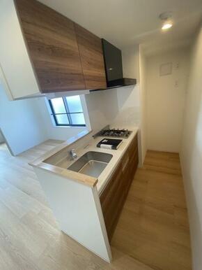 オープンタイプの開放的なカウンターキッチンです♪