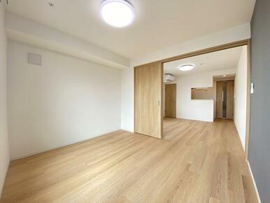 南向きなので日当たりが良く日中は照明なしで過ごせます♪