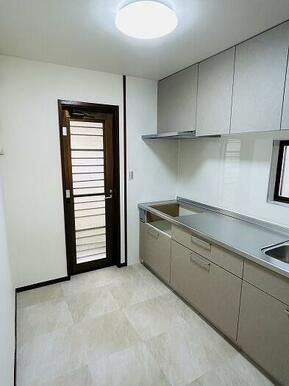 「キッチン」新品交換済みです。