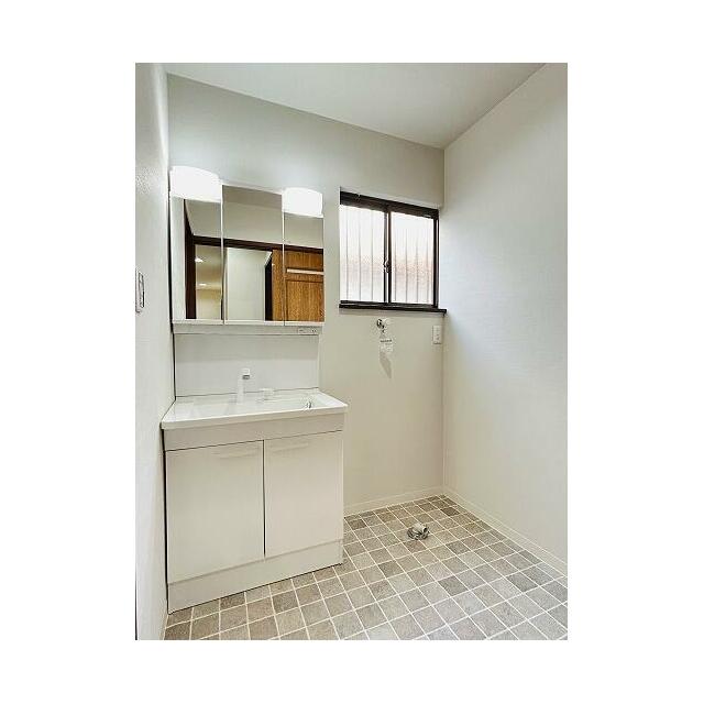 「洗面脱衣所」洗面台新品交換済みです。