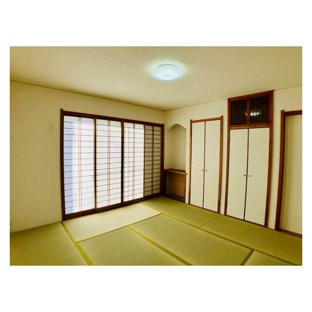 「1階和室」和室8帖日当たり良好です。