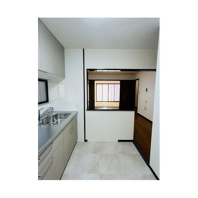 「キッチン」キッチンからご家族の様子がよく見えます。