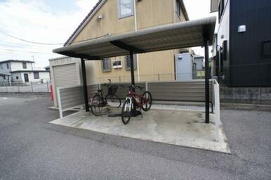 自転車の雨ざらし回避の屋根付駐輪場付き