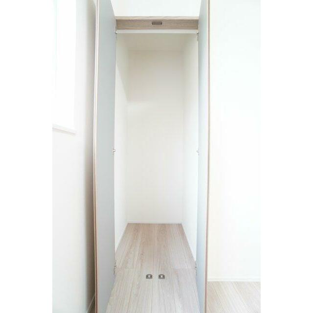 4.5帖洋室収納。家の中が散らからず広々と快適に暮らすことができます。