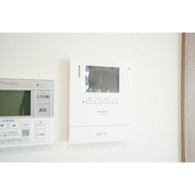 モニター付きインターホンのため、来客を確認できます。