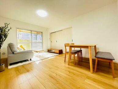 LDKバルコニー側ニトリ家具設置１