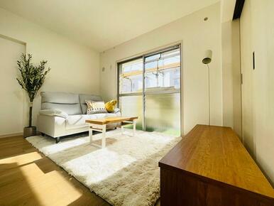 LDKバルコニー側ニトリ家具設置２