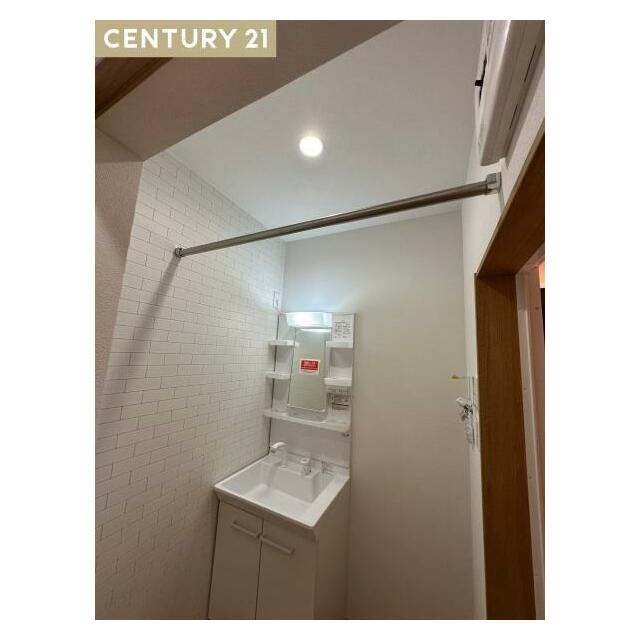 衣類の干せるポール付き