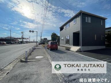 南側約21M幅員の公道。車の出し入れもスムーズに行えますね＾＾