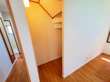 階段下収納スペース