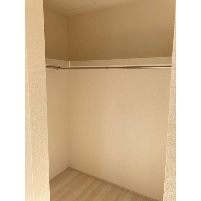 普段着もお気に入りの1着もここに収納！（2号棟）
