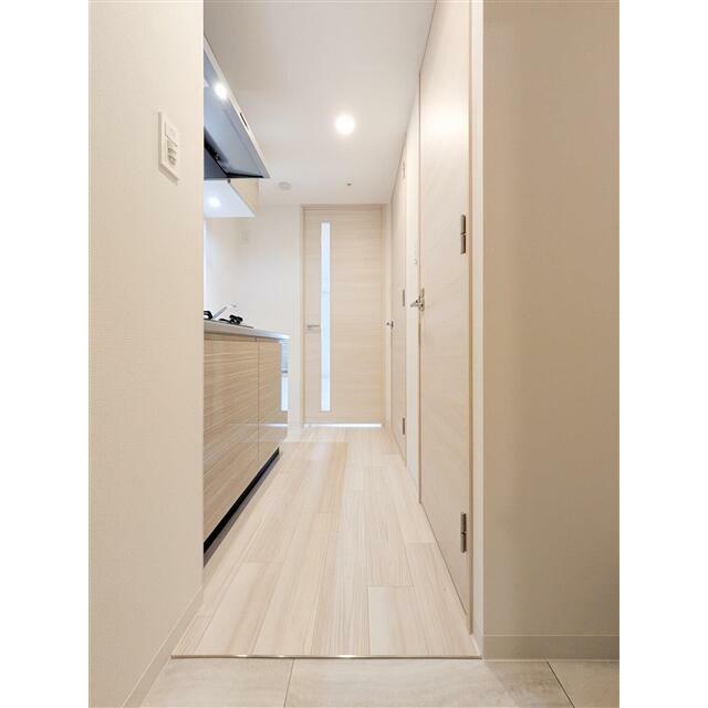 （参考）１２０３号室＜Ｗｈｉｔｅ＞　玄関　※同一タイプとなります※別カラーのお部屋です