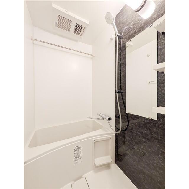 （参考）１２０３号室＜Ｗｈｉｔｅ＞　浴室　※同一タイプとなります※別カラーのお部屋です