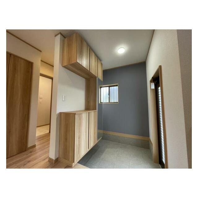 玄関を広く利用できるようシューズボックスを完備！