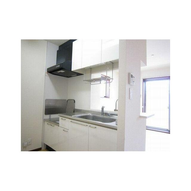 キッチンは上下部に収納がございます