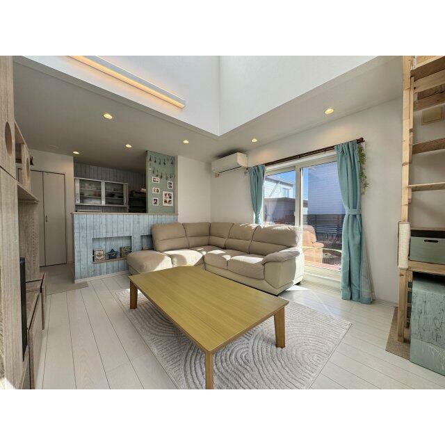 白基調で明るく広さを感じる空間です。