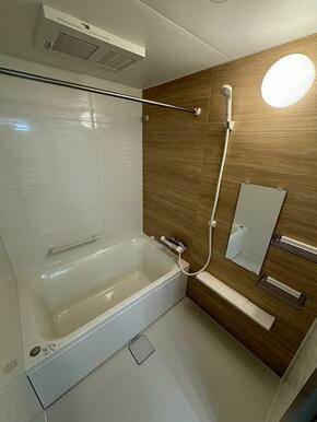「浴室」ハウステック製のユニットバスへ新品交換済みです。