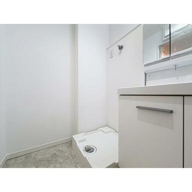 洗濯機は洗面台の隣に置けます