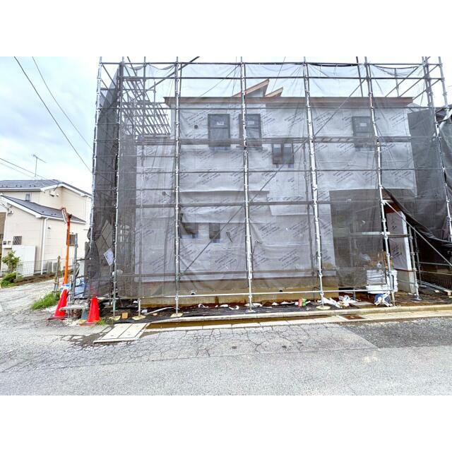 【外観写真】太陽光パネルや制震ダンパーを採用。耐震等級3・長期優良住宅仕様で安心感のある住まいです。