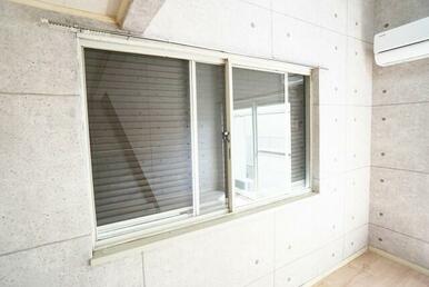 シャッター雨戸