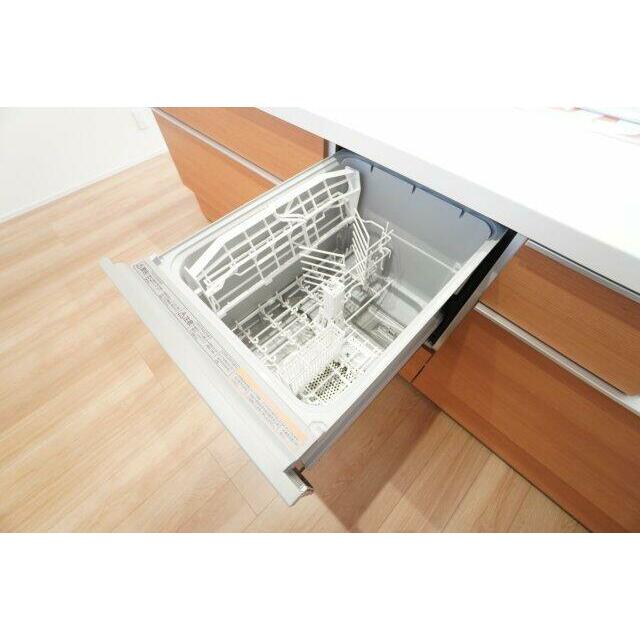 食器洗浄乾燥機です。面倒な食器洗いもお任せ♪