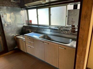 コンパクトなキッチンで掃除もラクラク