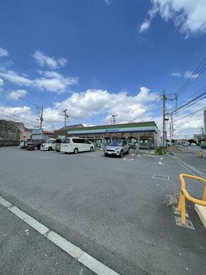 ファミリーマート厚木飯山店