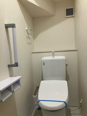 トイレでの転倒リスクを減らしてくれる手すり付き（3号棟）