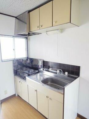 ※同建物ほかのお部屋の写真です。
