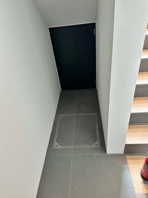 001号室専用駐輪スペース
