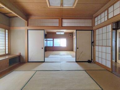 建物東側にある続き間の和室部分です。