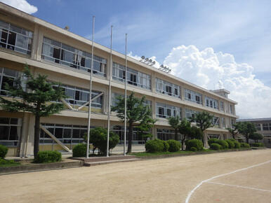 山陽中学校