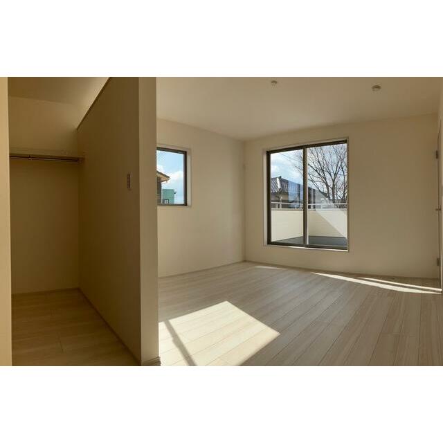 リビングとは別に静かな時間を楽しめる部屋（1号棟）