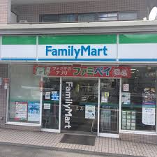 ファミリーマート西生田店