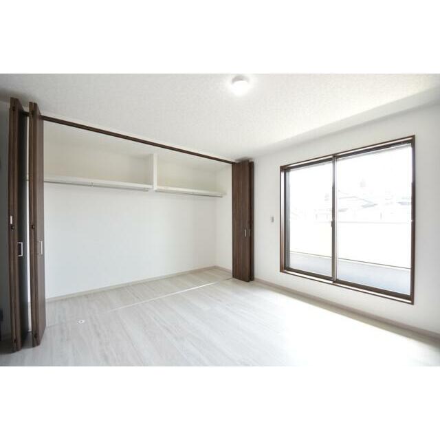 広々としたクローゼット付き！　２Ｆ寝室８帖