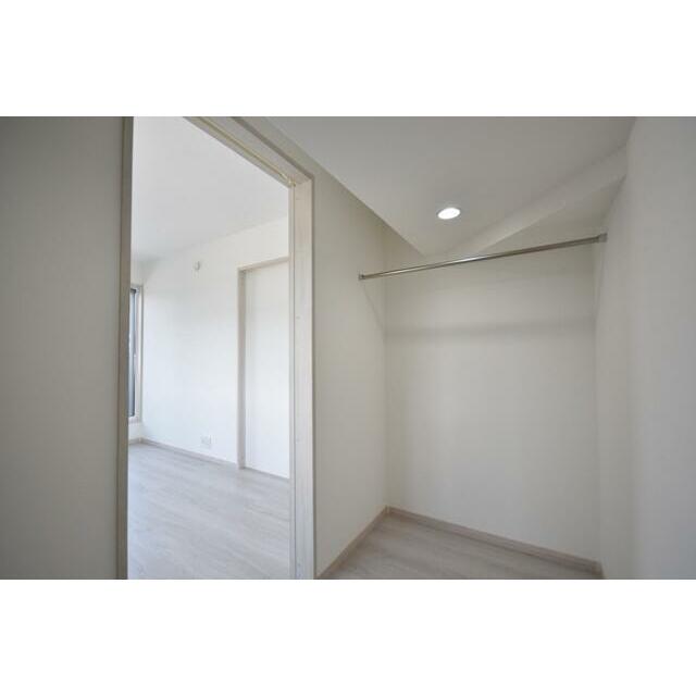 ウォークインクローゼットあり！お荷物スッキリ片付きます♪