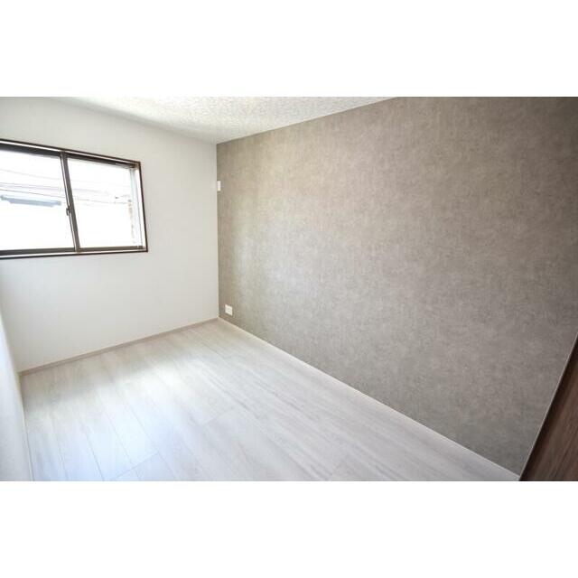 アクセントカラーがオシャレ！　２Ｆ洋室５帖