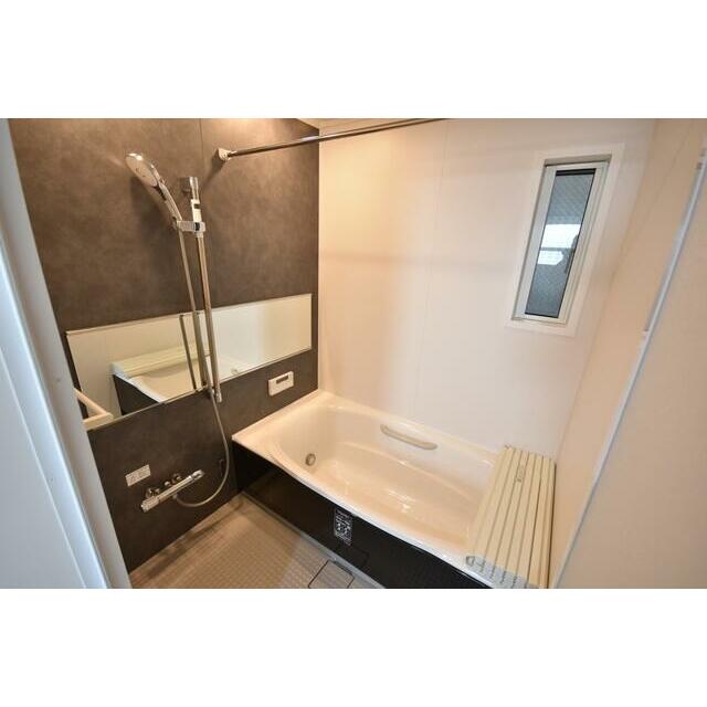 追炊き機能浴室暖房乾燥機付き！ １坪タイプの浴室です♪