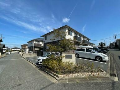 住宅街の角地に建つ積水ハウス施工シャーメゾン♪