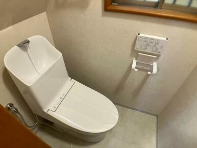 トイレ　新品交換済み