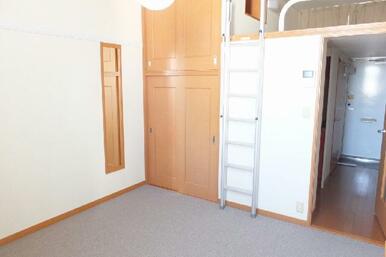 ロフト付きのお部屋です。