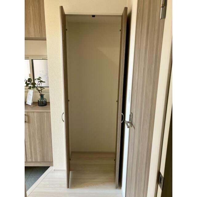 【1階 玄関 収納】